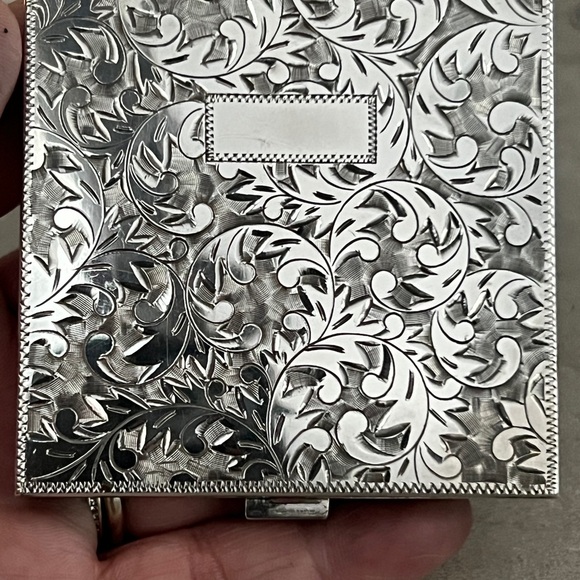 Elegant Silver Floral Compact